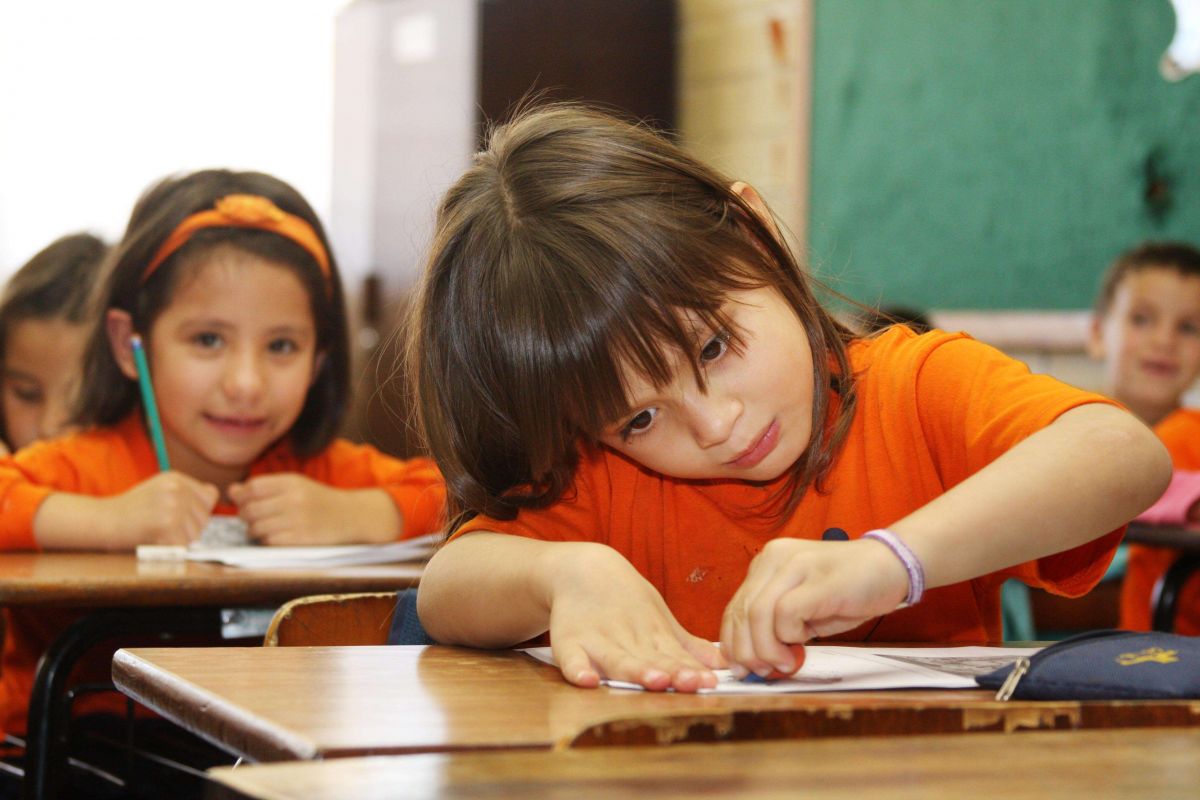 Mais 15 mil escolas devem oferecer educação integral em 2013