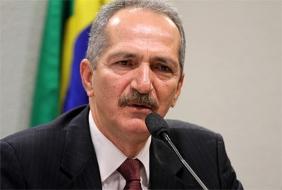 Ministro do Esporte em Fortaleza para assistir primeiros jogos oficiais do Castelão