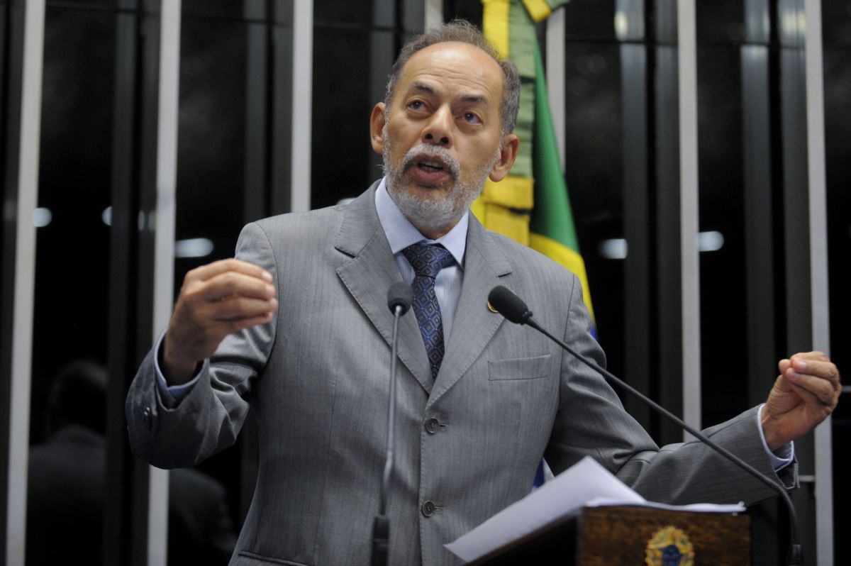 Senador Inácio saúda Associação dos Funcionários do BNB
