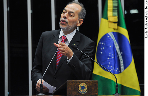 Inácio Arruda propõe debate sobre rumos da política econômica