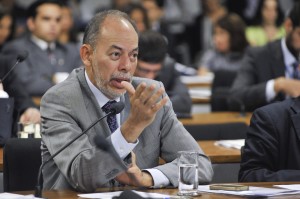Detentores de mandato eletivo e seus parentes não poderão comandar concessionárias públicas