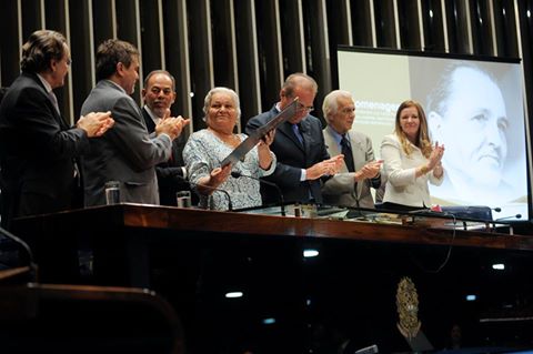 Cavaleiro da Esperança retorna ao Senado