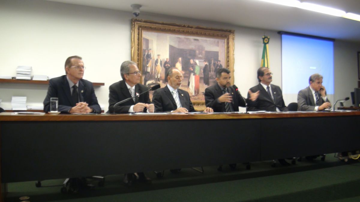 Emenda de Inácio ao PNE fortalece Universidades Estaduais e Municipais