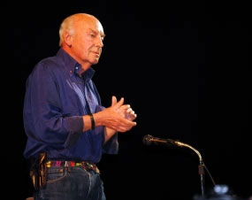 Universidade boliviana condecora Eduardo Galeano