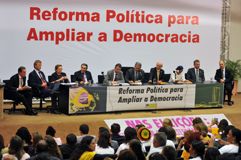 A emergência da reforma política democrática