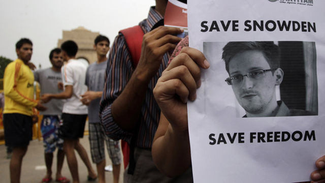 Edward Snowden recebe asilo da Rússia, depois de fazer novas revelações