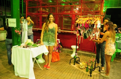 Moda, arte e design tomam conta do Mercado dos Pinhões durante a Quarta Coletiva