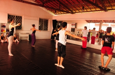 Vila das Artes abre Inscrições para o curso Formação Básica em Dança