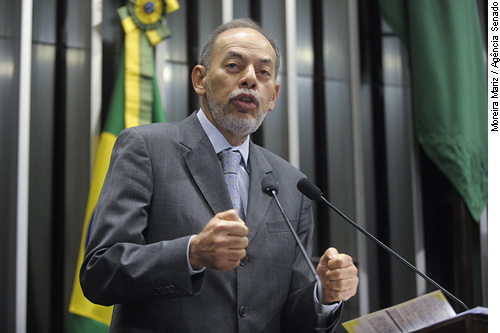 Inácio pede urgência na votação do Plano Nacional de Educação