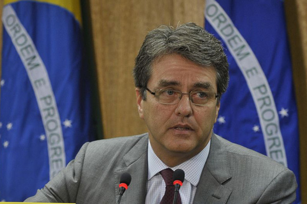 Brasileiro monta uma equipe multinacional para dirigir OMC