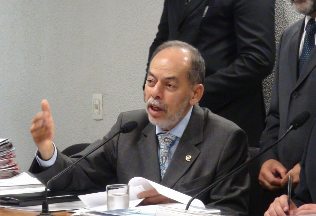 “Parlamentar que perde os direitos políticos não pode se manter no Congresso”, afirma Inácio.