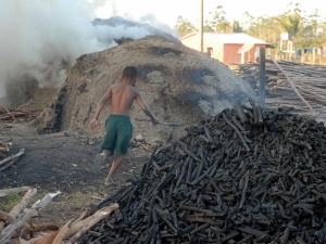 OIT: trabalho infantil no mundo é reduzido em um terço entre 2000 e 2012