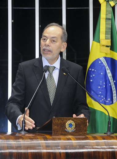 Inácio Arruda manifesta apoio à luta dos bancários