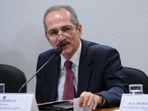 Capitais devem ter pista de atletismo e piscina olímpica, diz ministro