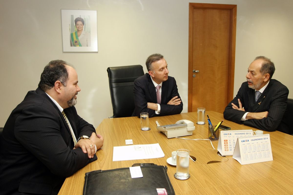 Inácio acompanha prefeito em visita a ministro das Cidades
