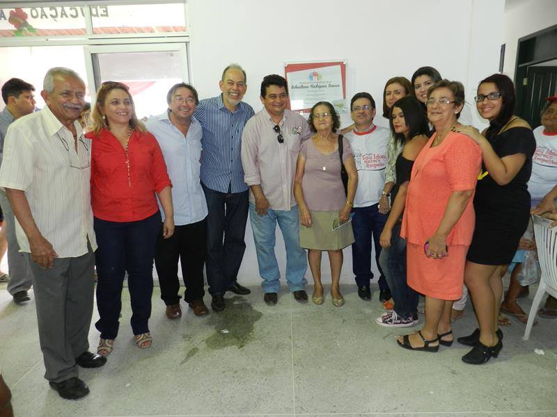 Praça da Juventude: Esporte e lazer para cerca de 10 mil pessoas.