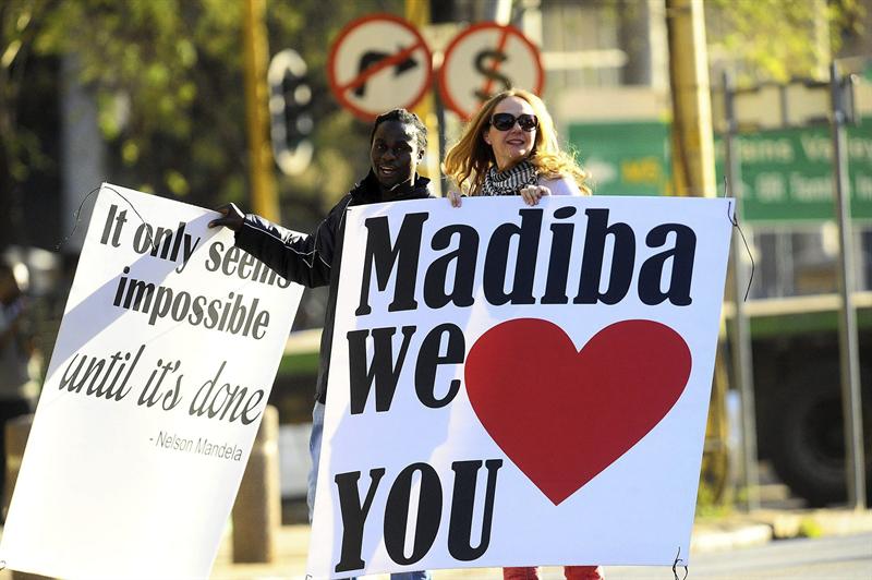 Da aldeia de Mevzo à cela 466/64: morre Nelson Mandela, líder sul-africano