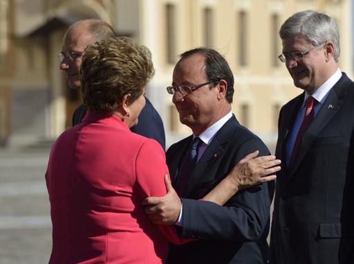 Hollande reúne-se com Dilma no início de sua visita de 2 dias ao Brasil