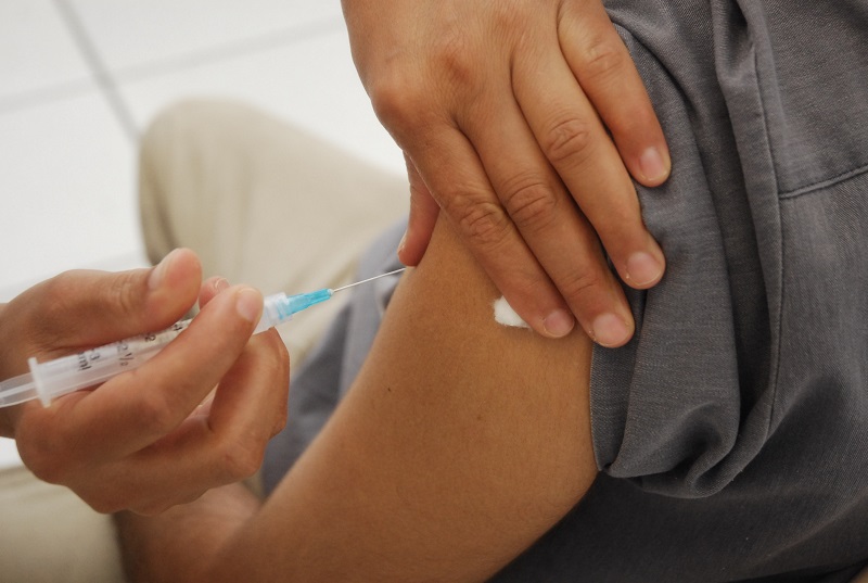 Vacina contra dengue terá público definido por estudo