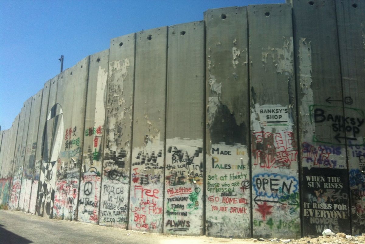 Justiça exige que Exército israelense justifique ampliação de muro na Cisjordânia