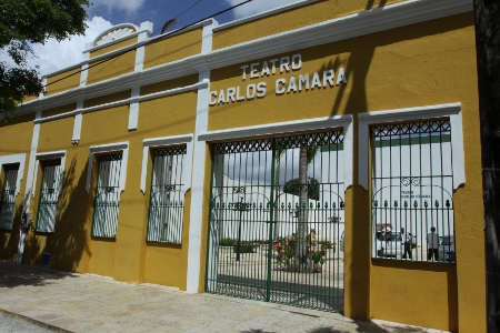 Teatro Carlos Câmara reabre as portas no Dia Mundial do Teatro