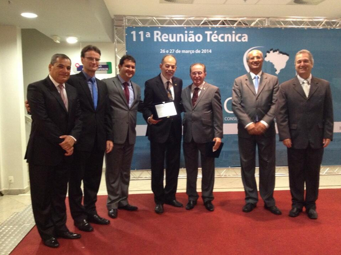 Inácio recebe honraria do Conselho Nacional de Controle Interno