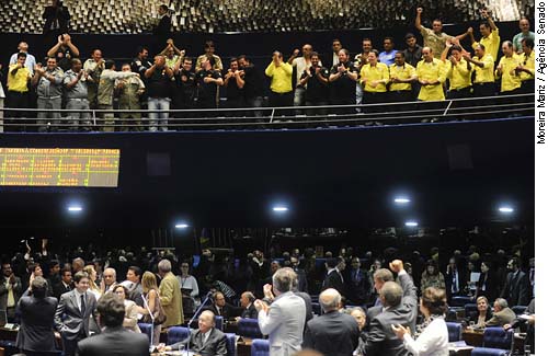 Senado aprova PEC que cria carreira para agentes de trânsito