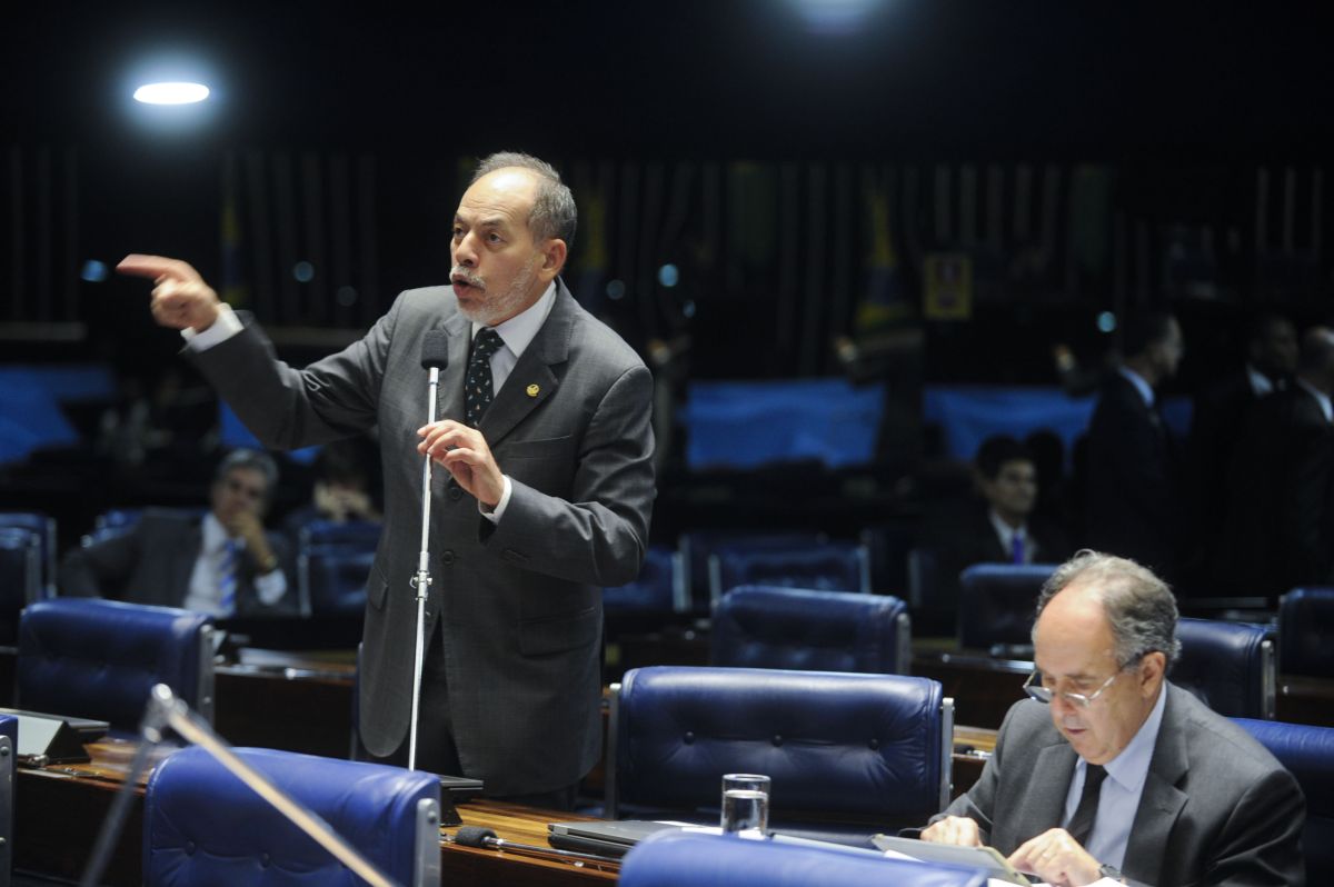 Inácio defende ampliação da participação popular nas decisões políticas