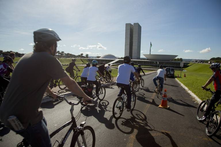 Ciclistas conquistam espaço no Senado