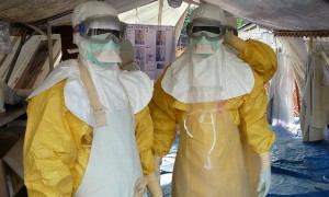 Médicos chineses na Libéria reforçam luta contra ebola