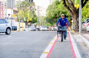 Atualmente, Fortaleza tem 75 km de ciclovias municipais, estaduais e federais, além de 16,3 km de ciclofaixas, o que totaliza 91,3 km de percurso