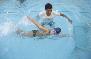 O núcleo Nadar é especializado na inclusão de crianças com deficiência física, motora e intelectual (Foto: Thiago Gaspar)