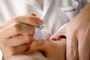 Vacinação contra a poliomelite começa nesta segunda nos postos de saúde